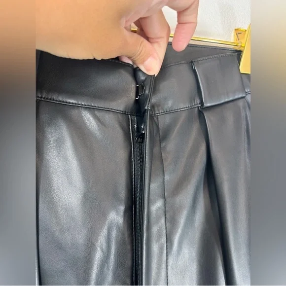 MOTHER NWT High Waist Tunnel Vision Pleated Wide Leg Faux Leather Pants Size 27